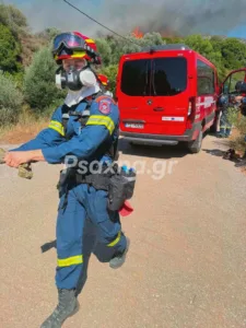 «Αν βρίσκεστε στις περιοχές Μεσοχώρια και Ραπταίοι απομακρυνθείτε προς Στύρα», τιτάνια μάχη με τις φλόγες στην Εύβοια, ΒΙΝΤΕΟ