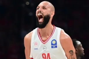 Σε παιχνίδι σκυλομαχία ο Ολυμπιακός με Φουρνιέ, Βεζένκοφ, Μιλουτίνοφ έκανε το 1-0 στους τελικούς