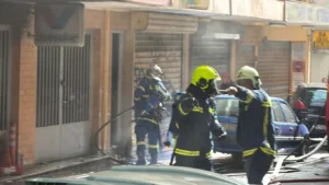 Θεσσαλονίκη: Μεγάλη φωτιά σε συνεργείο αυτοκινήτων, ΦΩΤΟ