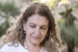 Ρέα Γαλανάκη: «Πλήρως ανεπαρκής η τεχνητή νοημοσύνη για έργα αξιώσεων»
