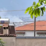 Φωτιά στο Γαλάτσι κοντά στο Άλσος Βεΐκου – Στο σημείο 18 πυροσβέστες