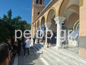 Πάτρα: Η πόλη δακρύζει, σπαρακτικό το τελευταίο «αντίο» στον Διονύση και τον 16χρονο Ηλία-Κωνσταντίνο Γκέκα, ΦΩΤΟ