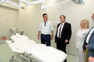 Ο Άδωνις Γεωργιάδης επιθεώρησε τα έργα σε τρία νοσοκομεία και στο κέντρο υγείας βορείου τομέα