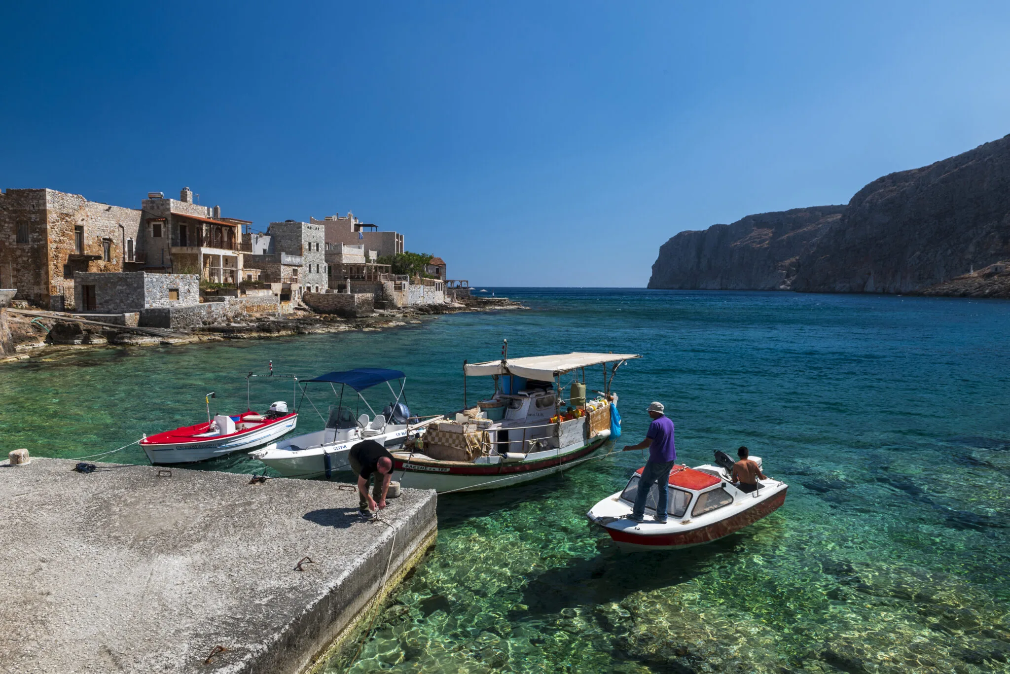Από Σελινίτσα μέχρι Λιμένι: Πώς να οργανώσεις τις βουτιές σου στη Μέσα Μάνη Από Σελινίτσα μέχρι Λιμένι: Πώς να οργανώσεις τις βουτιές σου στη Μέσα Μάνη