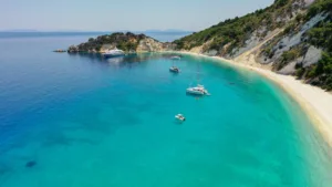 Ιθάκη και Κεφαλονιά: Ο απόλυτος οδηγός για «island hopping» με αφετηρία την Δυτική Ελλάδα