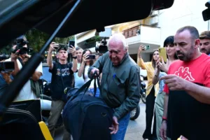 Με ταξί επέστρεψε στις φυλακές ο Αλέξανδρος Γιωτόπουλος, ΦΩΤΟ Με ταξί επέστρεψε στις φυλακές ο Αλέξανδρος Γιωτόπουλος, ΦΩΤΟ
