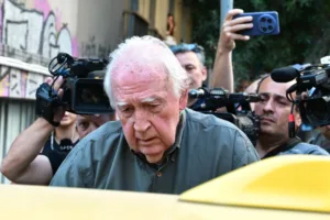 Με ταξί επέστρεψε στις φυλακές ο Αλέξανδρος Γιωτόπουλος, ΦΩΤΟ Με ταξί επέστρεψε στις φυλακές ο Αλέξανδρος Γιωτόπουλος, ΦΩΤΟ