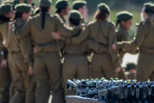 Ελληνικός Στρατός: Παρουσιάστηκαν οι πρώτες 72 γυναίκες εθελόντριες στη Λαμία