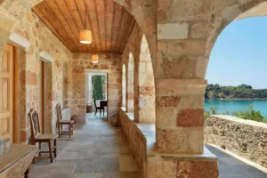 Road Trip στην Πελοπόννησο: 4 παραθαλάσσια χωριά που προσεγγίζεις με ένα γέμισμα ντεπόζιτου