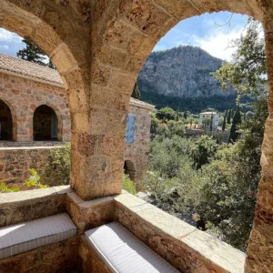 Road Trip στην Πελοπόννησο: 4 παραθαλάσσια χωριά που προσεγγίζεις με ένα γέμισμα ντεπόζιτου