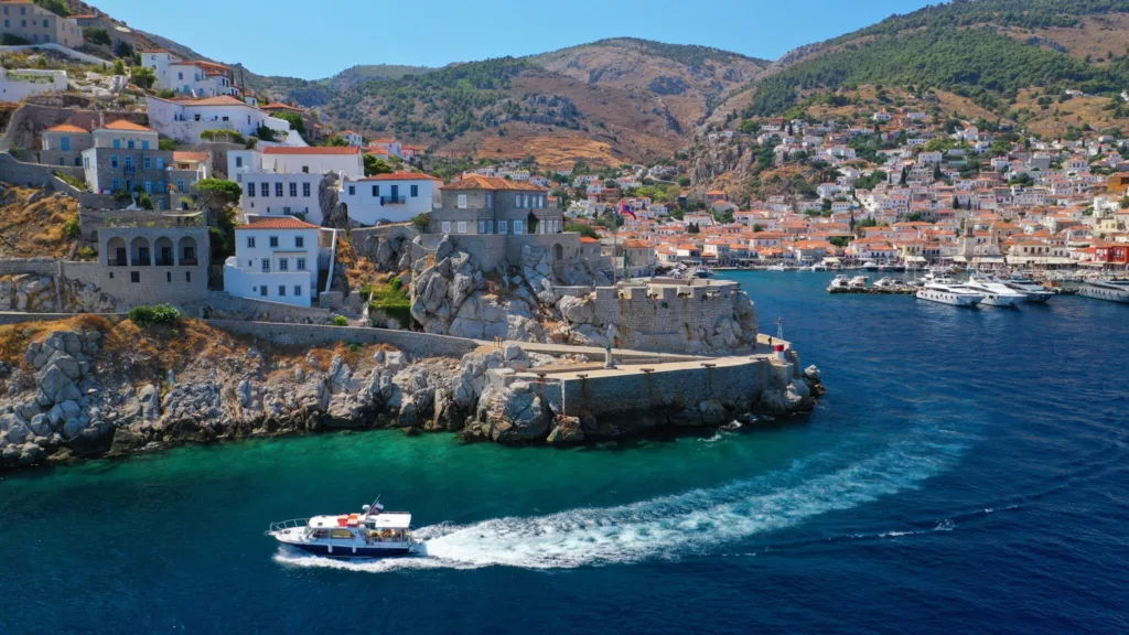 4+2 προορισμοί για solo travellers τα Σαββατοκύριακα του καλοκαιριού 4+2 προορισμοί για solo travellers τα Σαββατοκύριακα του καλοκαιριού