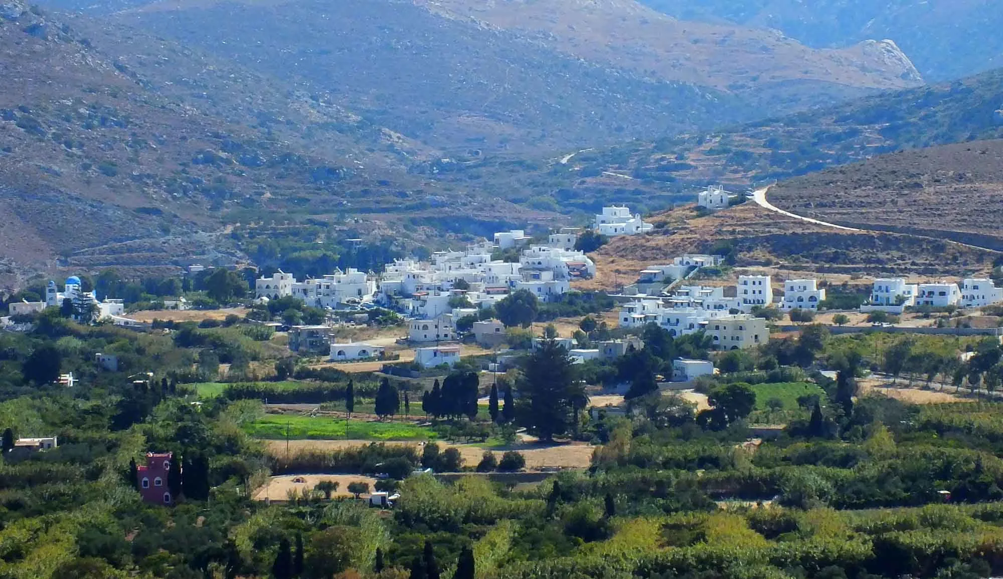 Νάξος: 8 χωριά για καλοκαιρινές διαδρομές στο μεγαλύτερο νησί των Κυκλάδων