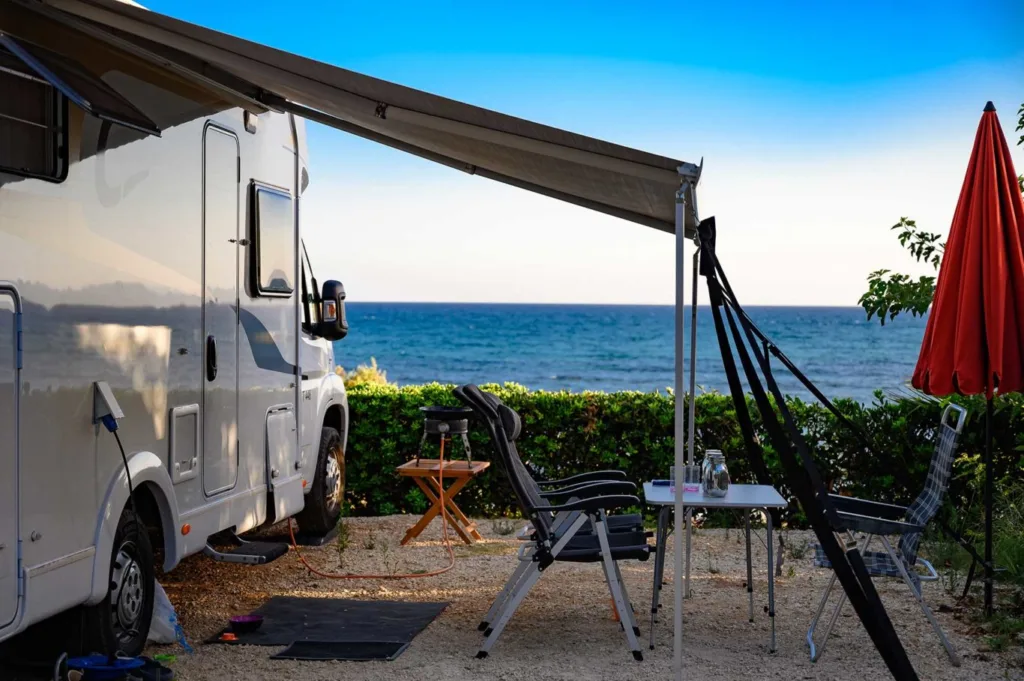 Camping: 5 ονειρικές στάσεις στην Πελοπόννησο Camping: 5 ονειρικές στάσεις στην Πελοπόννησο