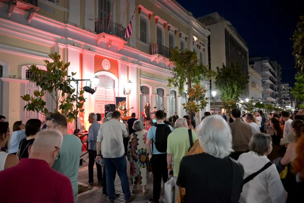 Πάτρα: Η jazz βγήκε στους δρόμους και άνοιξε το «jazz and more» με ρυθμό και αυτοσχεδιασμό