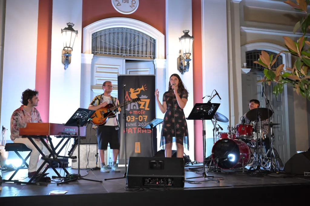 Πάτρα: Η jazz βγήκε στους δρόμους και άνοιξε το «jazz and more» με ρυθμό και αυτοσχεδιασμό