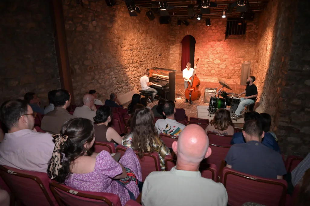Πάτρα: Η jazz βγήκε στους δρόμους και άνοιξε το «jazz and more» με ρυθμό και αυτοσχεδιασμό