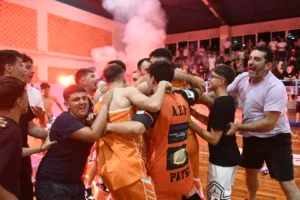 Βραδιά ανόδου κι έγινε η νύχτα... μέρα στο κλειστό γυμναστήριο Ροϊτίκων - Φωτογραφίες