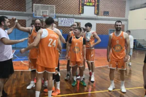 Βραδιά ανόδου κι έγινε η νύχτα... μέρα στο κλειστό γυμναστήριο Ροϊτίκων - Φωτογραφίες