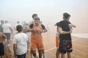 Βραδιά ανόδου κι έγινε η νύχτα... μέρα στο κλειστό γυμναστήριο Ροϊτίκων - Φωτογραφίες