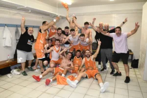 Βραδιά ανόδου κι έγινε η νύχτα... μέρα στο κλειστό γυμναστήριο Ροϊτίκων - Φωτογραφίες