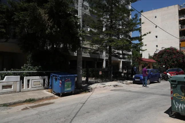 Καλλιθέα: Η πλατεία, οι «παλιοί λογαριασμοί» και οι 10 που ψάχνει η ΕΛΑΣ για τον θάνατο του 15χρονου
