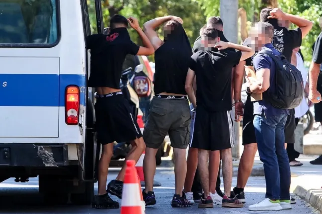 Καλλιθέα: Το κυνηγητό των 80 μέτρων πριν τη μαχαιριά – Στην Ευελπίδων οι 7 για τον θάνατο του 15χρονου