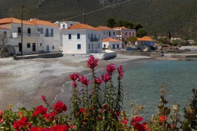 Πελοπόννησος: 5 προορισμοί για καλοκαιρινές διακοπές χωρίς καράβι