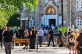 Λόγγος Αιγιαλείας: Το χωριό λύγισε στο τελευταίο αντίο στη Μαρία και τον Ολύμπιο