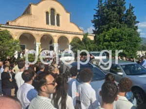 «Ήταν αγκαλιασμένοι σε όλη τους τη ζωή κι έφυγαν αγκαλιασμένο», ο συγκλονιστικός επικήδειος του Μητροπολίτη Πατρών, Χρυσόστομου, για τους Διονύση και Ηλία-Κωνσταντίνο Γκέκα, ΦΩΤΟ «Ήταν αγκαλιασμένοι σε όλη τους τη ζωή κι έφυγαν αγκαλιασμένο», ο συγκλονιστικός επικήδειος του Μητροπολίτη Πατρών, Χρυσόστομου, για τους Διονύση και Ηλία-Κωνσταντίνο Γκέκα, ΦΩΤΟ