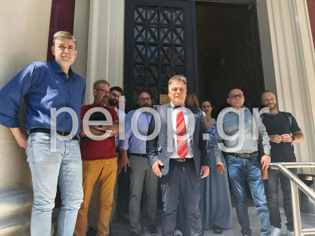 Πάτρα: Στους δρόμους οι δικηγόροι για τις φυλακές Αγίου Στεφάνου – Αποχή και συγκέντρωση στα Δικαστήρια ΦΩΤΟ Πάτρα: Στους δρόμους οι δικηγόροι για τις φυλακές Αγίου Στεφάνου – Αποχή και συγκέντρωση στα Δικαστήρια ΦΩΤΟ