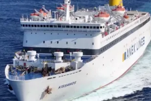Δεμένο στη Μήλο το πλοίο «Κίσσαμος» μετά την προσάραξη – Στιγμές αγωνίας για 1.246 επιβάτες