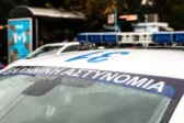 Πάτρα: Της άρπαξαν την τσάντα με 745 ευρώ, δύο συλλήψεις και χειροπέδες στη μητέρα ανηλίκου