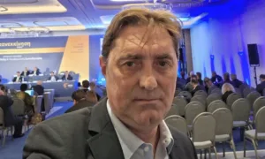 Ποιος θα βγει δεύτερος; Το ΠΑΣΟΚ ή η ΕΛΑΣ;