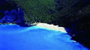 Ιθάκη και Κεφαλονιά: Ο απόλυτος οδηγός για «island hopping» με αφετηρία την Δυτική Ελλάδα