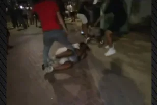 Αγία Νάπα: Έπεσε άγριο ξύλο, συμπλοκή μεταξύ δεκάδων τουριστών, ΒΙΝΤΕΟ