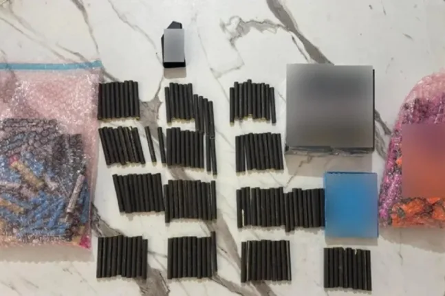 Κύκλωμα με χρυσές λίρες: Νέες απάτες άνω των 777.000 ευρώ και έφοδος με όπλο στη Λάρισα