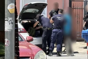 Άνδρας γυμνός στη Λάρισα