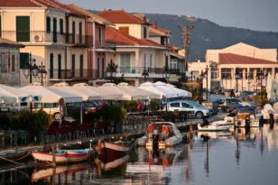 Πού να πας διακοπές στην Ελλάδα χωρίς ακτοπλοϊκά, άγχος και υπερβολική πολυκοσμία