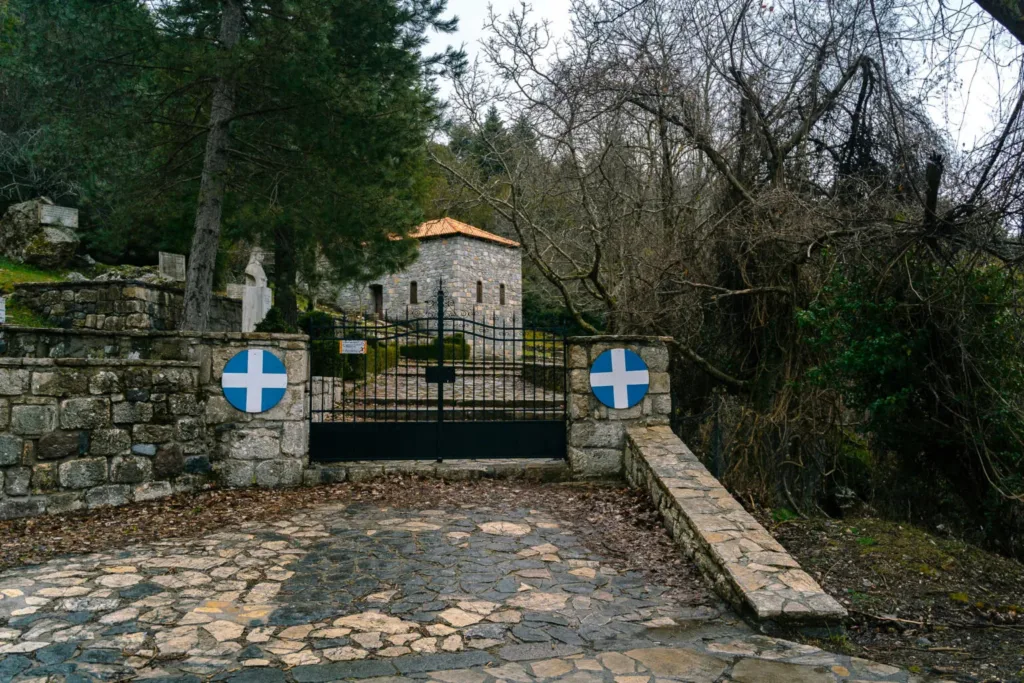 Σκιές του παρελθόντος: Τα εγκαταλελειμμένα χωριά της Πελοποννήσου - Πύργοι, βεντέτες και ξεχασμένες ιστορίες ΦΩΤΟ