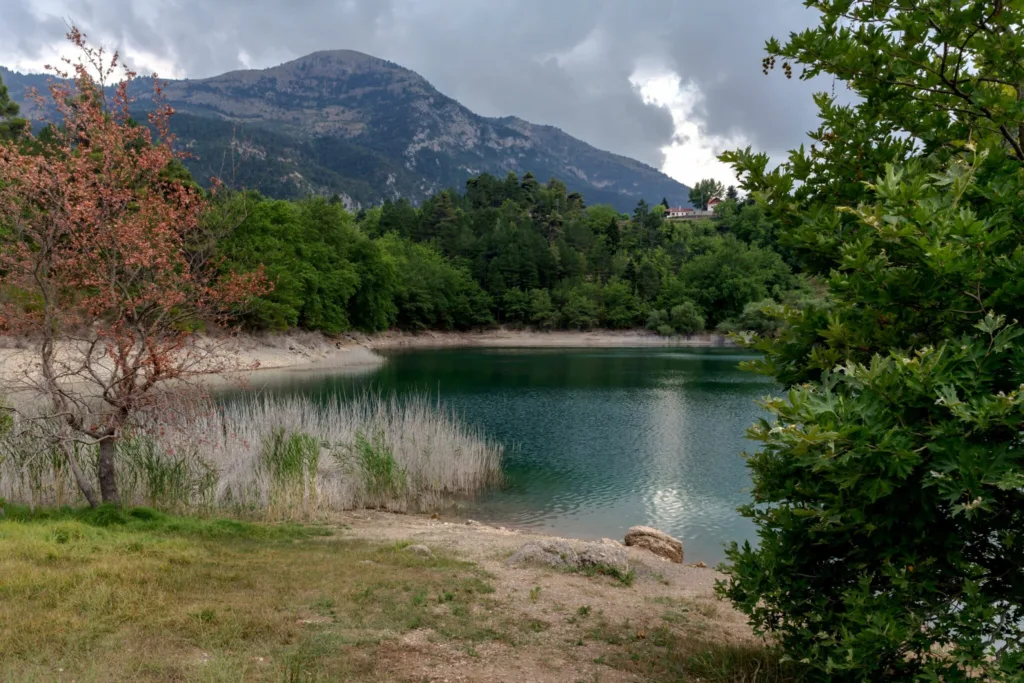 Η μαγεία του φθινοπώρου: 4 λίμνες για μια διαφορετική απόδραση Η μαγεία του φθινοπώρου: 4 λίμνες για μια διαφορετική απόδραση