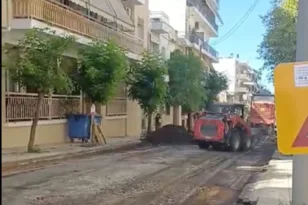 Ξεκίνησε η ασφαλτόστρωση της οδού Λόντου στην Πάτρα, ποιο το «αγκάθι» της γειτονιάς