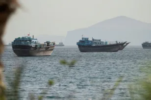 «Το Ιράν δεν ελέγχει τα Στενά του Ορμούζ και η κυκλοφορία διεξάγεται κανονικά», η θέση των Αμερικανών