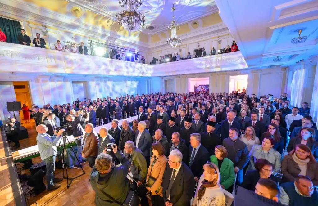 Η ανθρωπιά της Πάτρας έγινε ιστορία στη Βοσνία: Οι Σέρβοι δεν ξεχνούν τον π. Ερμόλαο
