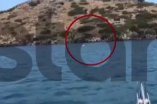 «Είχαμε τον μικρό, μας έφυγε στη θάλασσα», η συγκλονιστική η διάσωση 14χρονου και της μητέρας του στα Μέγαρα