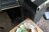 Μεσολόγγι: Έβαλε τη μουσική στη διαπασών και κατέληξε με σύλληψη – Τι βρήκαν οι αστυνομικοί στο σπίτι