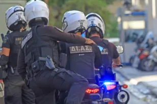 Πάτρα: πυροβολισμοί στα Δεμένικα με έναν τραυματία