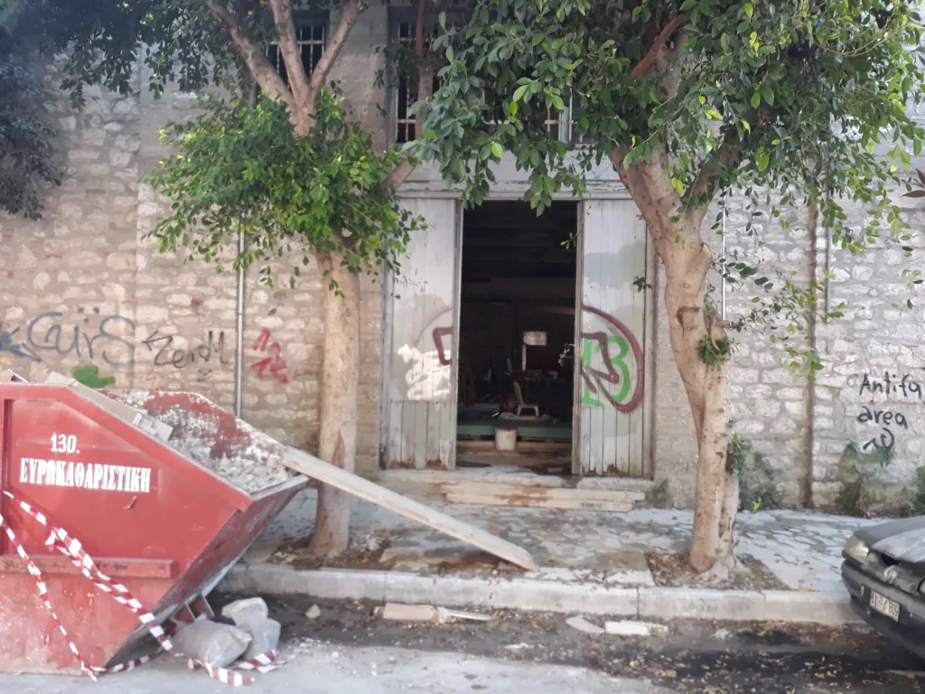 Πάτρα: Κινδυνεύει με λουκέτο το «Μηχανουργείο» – Γ. Ντάβαρης στο pelop: «Δεν είμαστε επιχειρηματίες, δίνουμε το αίμα μας»
