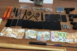 Στη φυλακή οι 7 από τους 9 κατηγορούμενους που πουλούσαν ναρκωτικά σε σχολεία και παιδικές χαρές στα βόρεια προάστια
