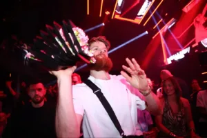 Μέχρι το πρωί στα μπουζούκια οι «back-to-back» Βασιλιάδες: Το party του Ολυμπιακού στη Λιόλιου με τα δύο τροπαια στην πίστα ΦΩΤΟ-ΒΙΝΤΕΟ Ολυμπιακός Λιόλου