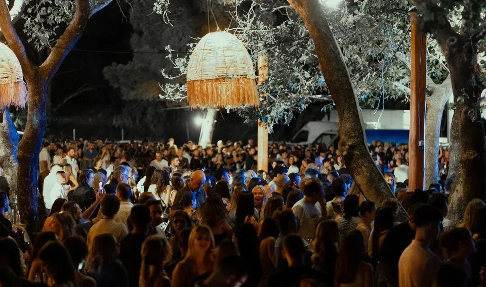 Post-Panelladikes Era: Το μεγάλο restart των εφήβων της Πάτρας – Πού χτυπάει ο παλμός της αποσυμπίεσης; Post-Panelladikes Era: Το μεγάλο restart των εφήβων της Πάτρας – Πού χτυπάει ο παλμός της αποσυμπίεσης;